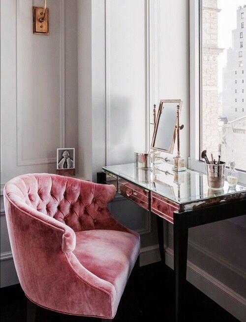 pink_dressing_table_chair