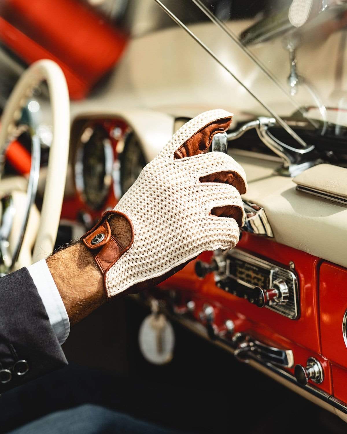 stringback driving gloves