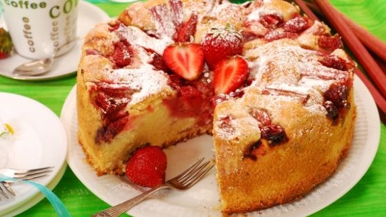 Rhubarb Cake - Chocolate & More Delights