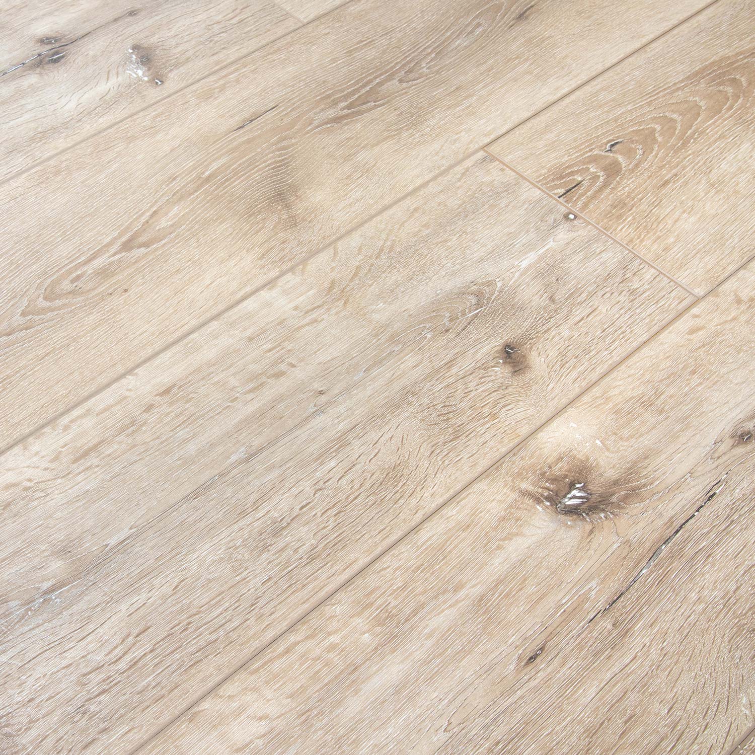 Sisu Laminate Rustic Chestnut