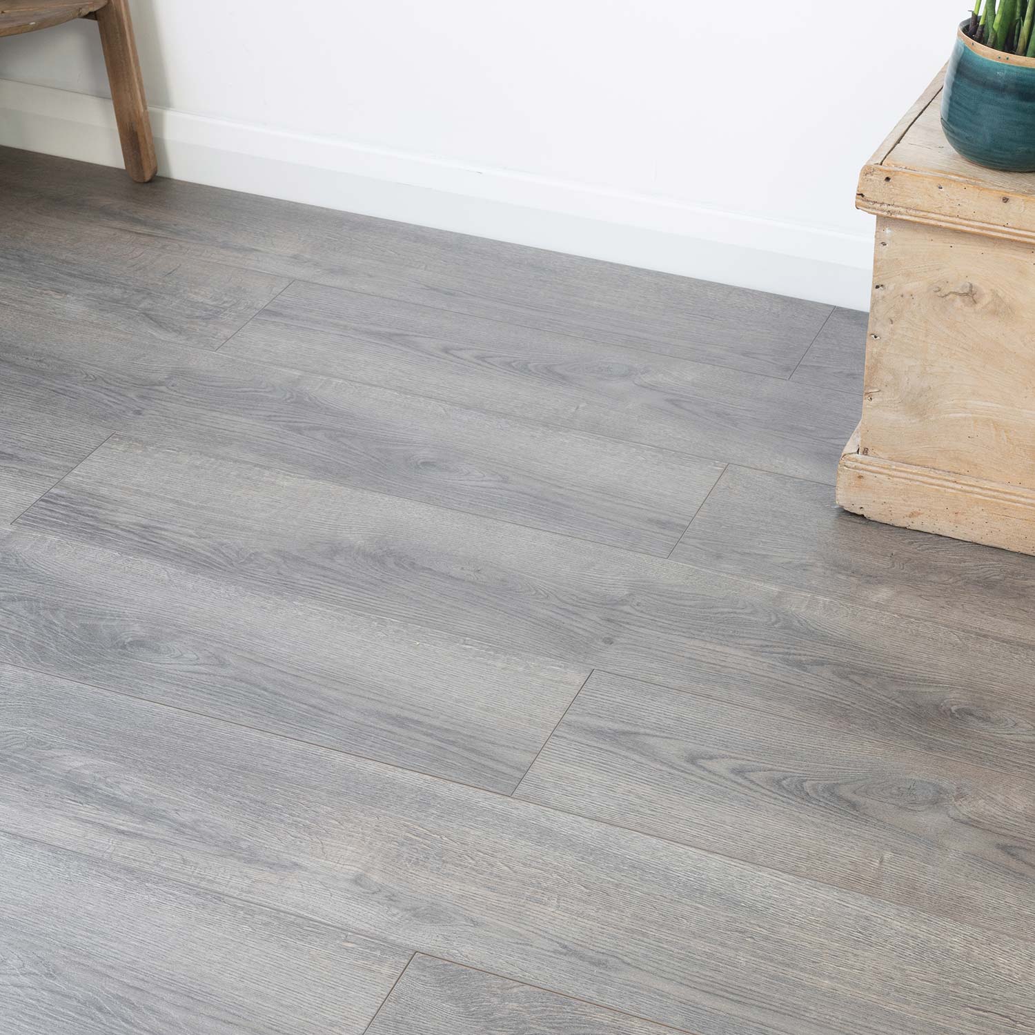 Laminate Flooring Tiles - Rustic Grey Oak 8mm | SISU Laminate – EnviroBuild