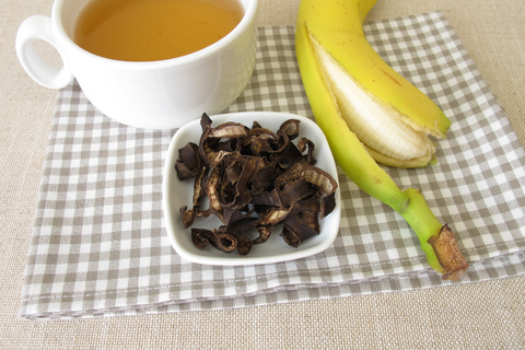 Banana peel tea is soporific 