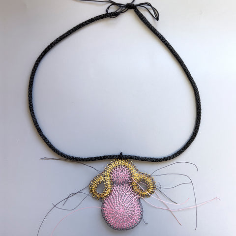 wire crochet pendnat - YoolaDesign