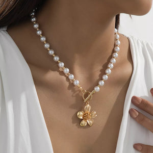 18K Gold-Plated Pearl Flower Pendant Necklace - React Activewear
