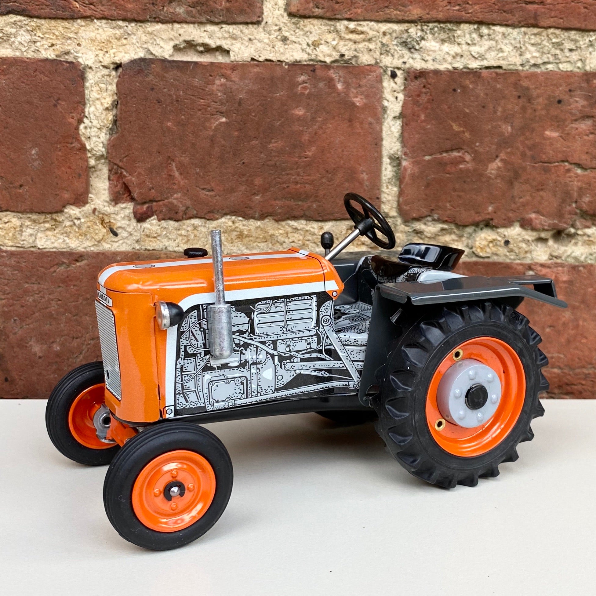 Kubota T 15 Wind-Up Tractor — Thorsten van Elten