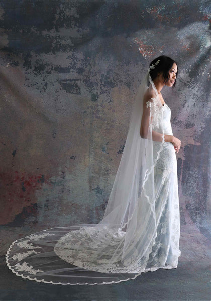 Beverly Scalloped Lace Adorned Veil Claire Pettibone