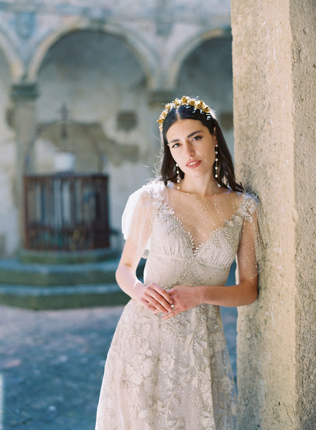 Something similar to claire pettibone soleil wedding gown? : r