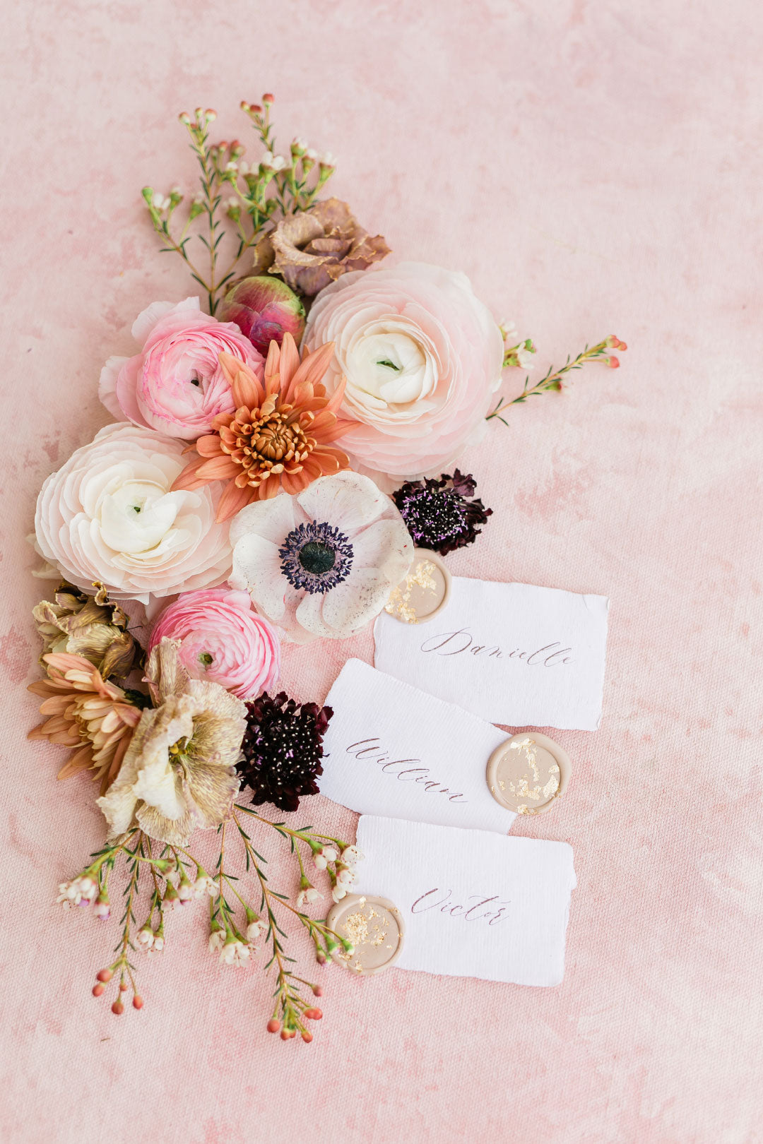 Wedding floral setting with wedding table placecards