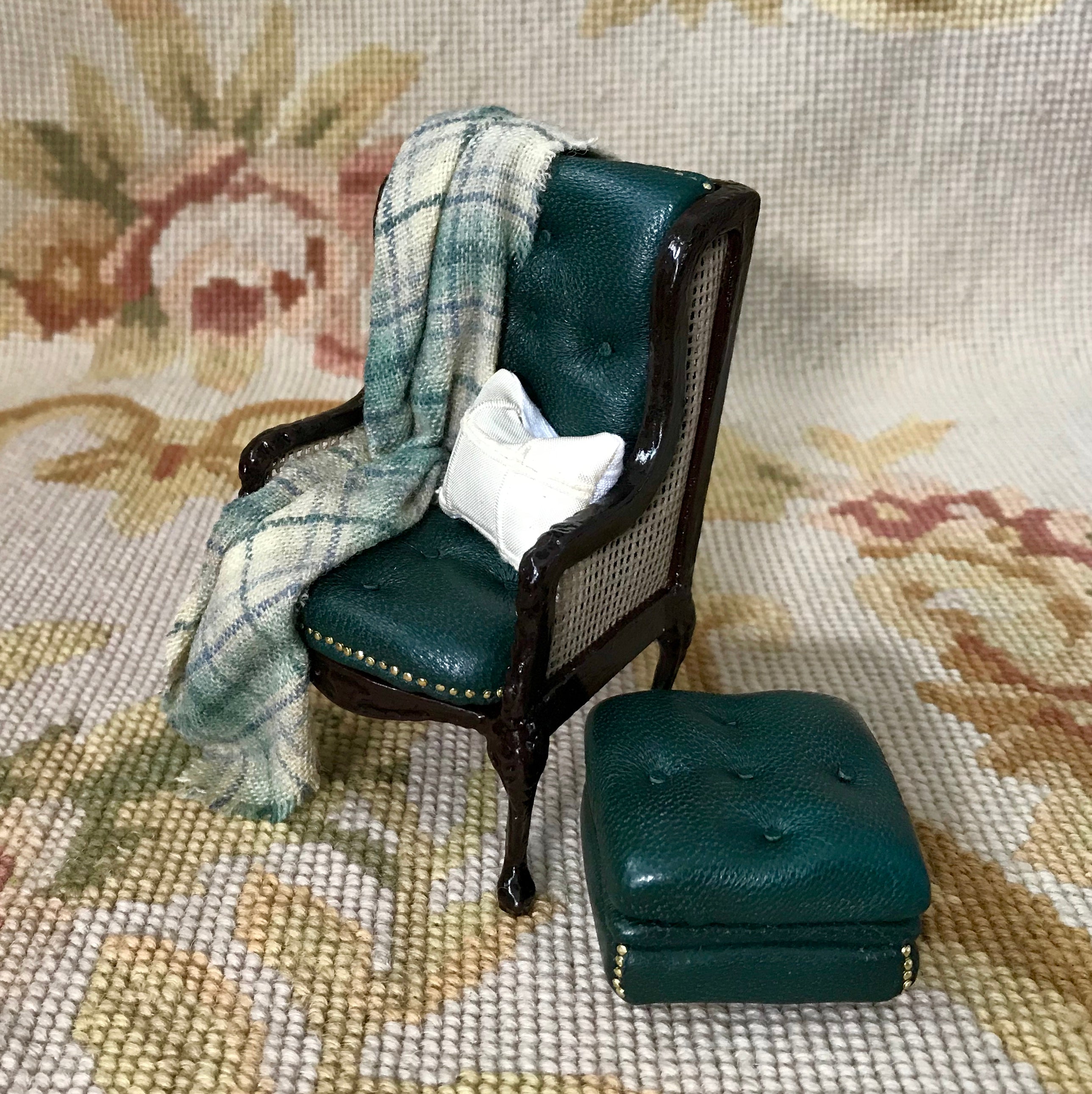 dollhouse chair and ottoman