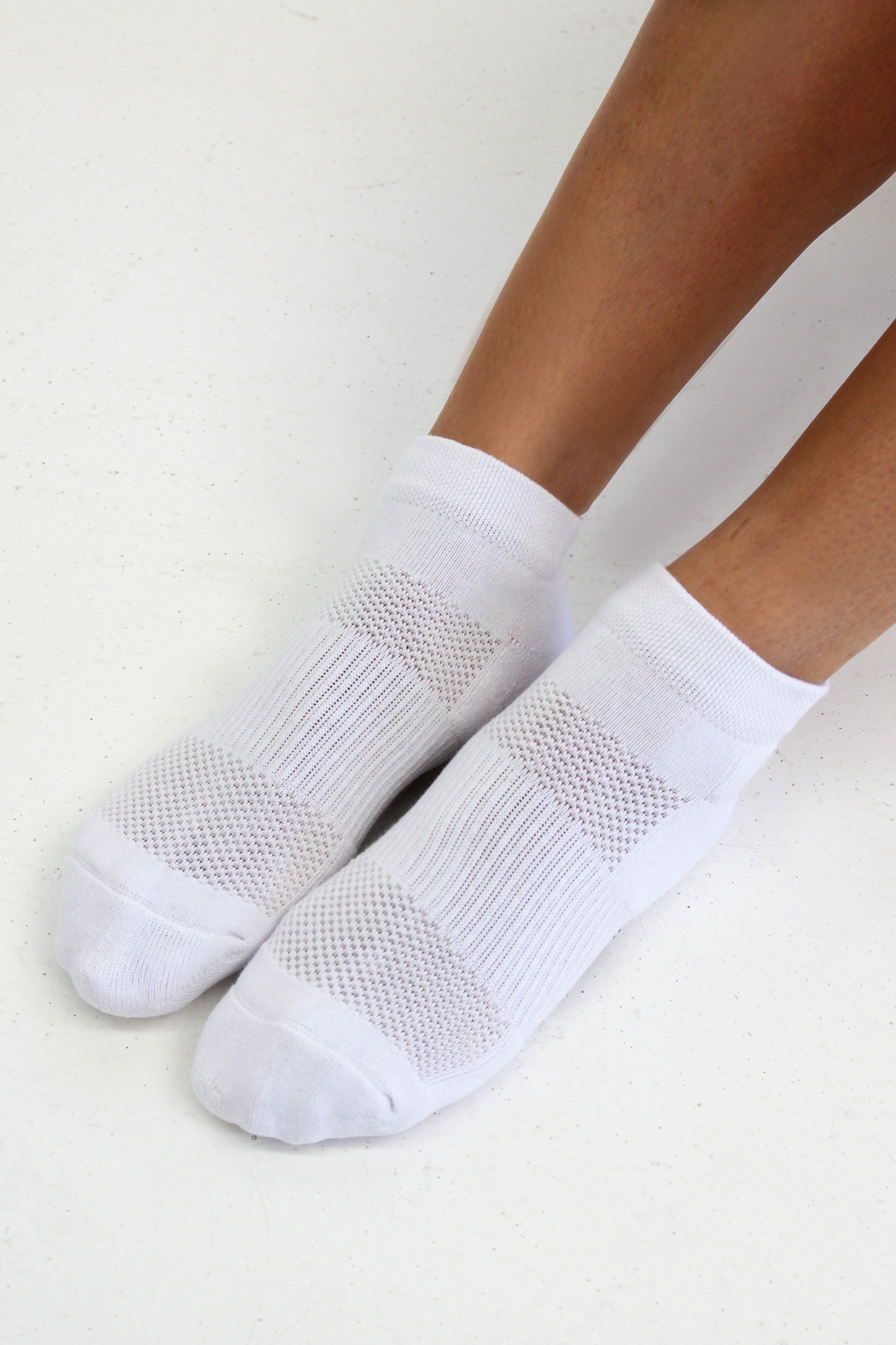 HyperLuxe Running Mini Crew Socks- White