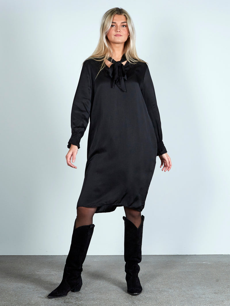 NÜ Robe avec col cravate SALINA Robes Noir