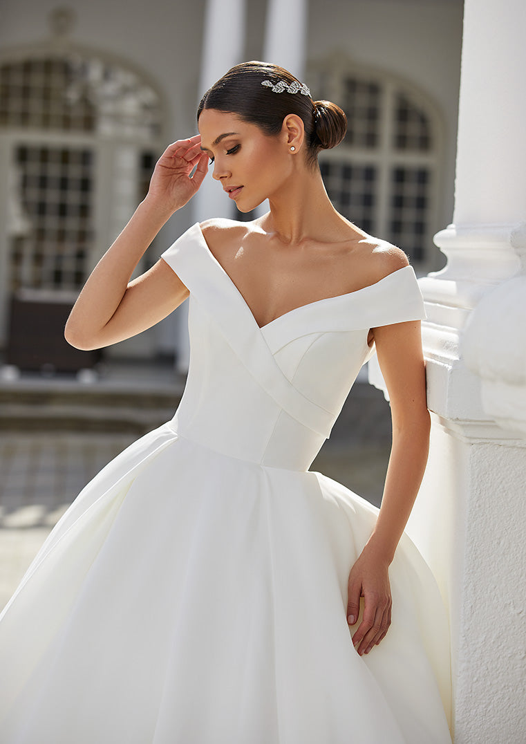 Pronovias Farrah Wedding Dress