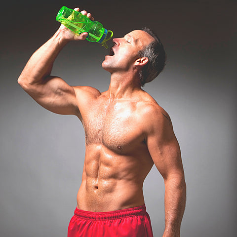 fitness man drinking water 