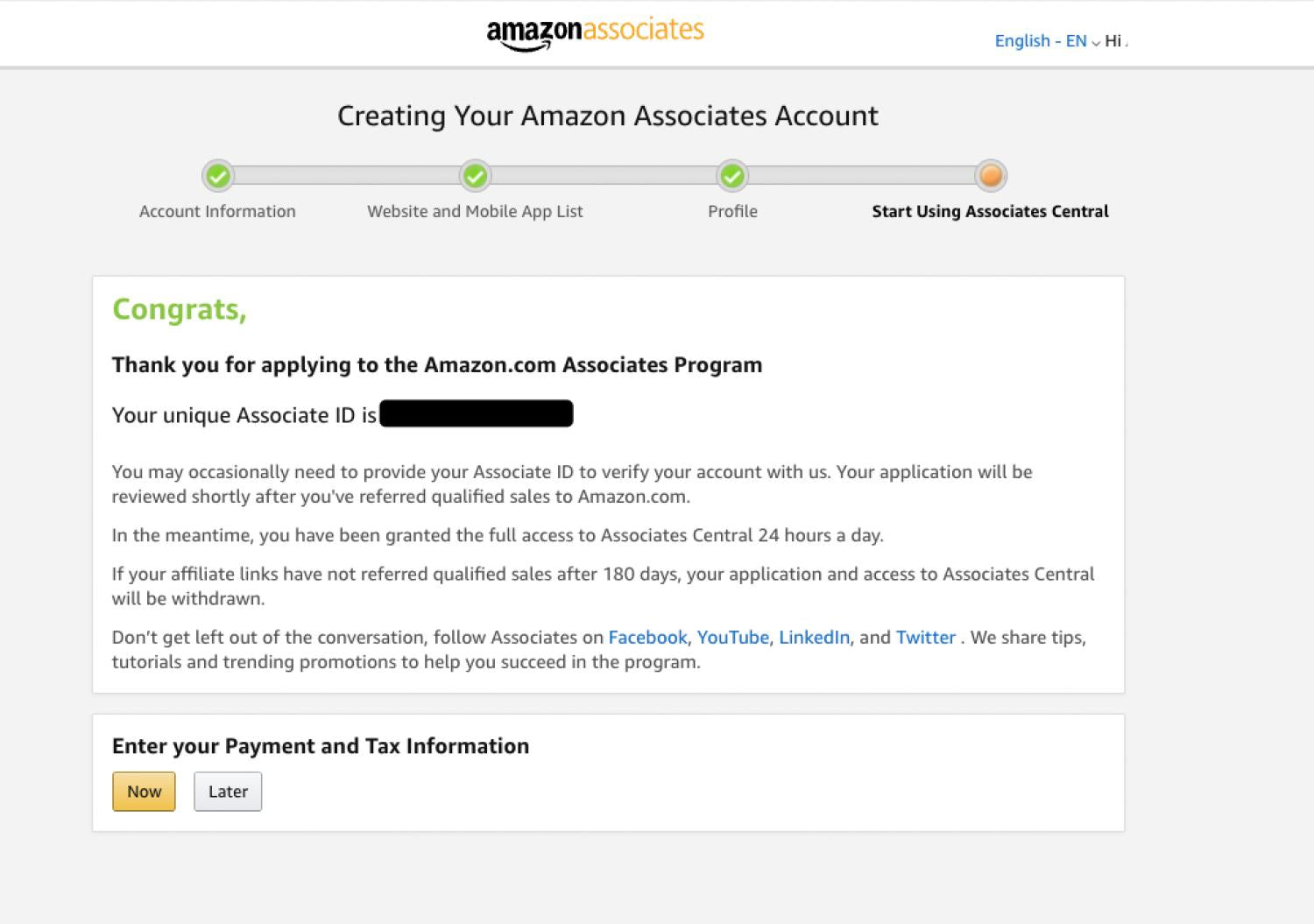 Σελίδα έγκρισης των συνεργατών της Amazon Associates στην οποία εμφανίζεται εγκάρδιο μήνυμα αποδεκτής αίτησης.