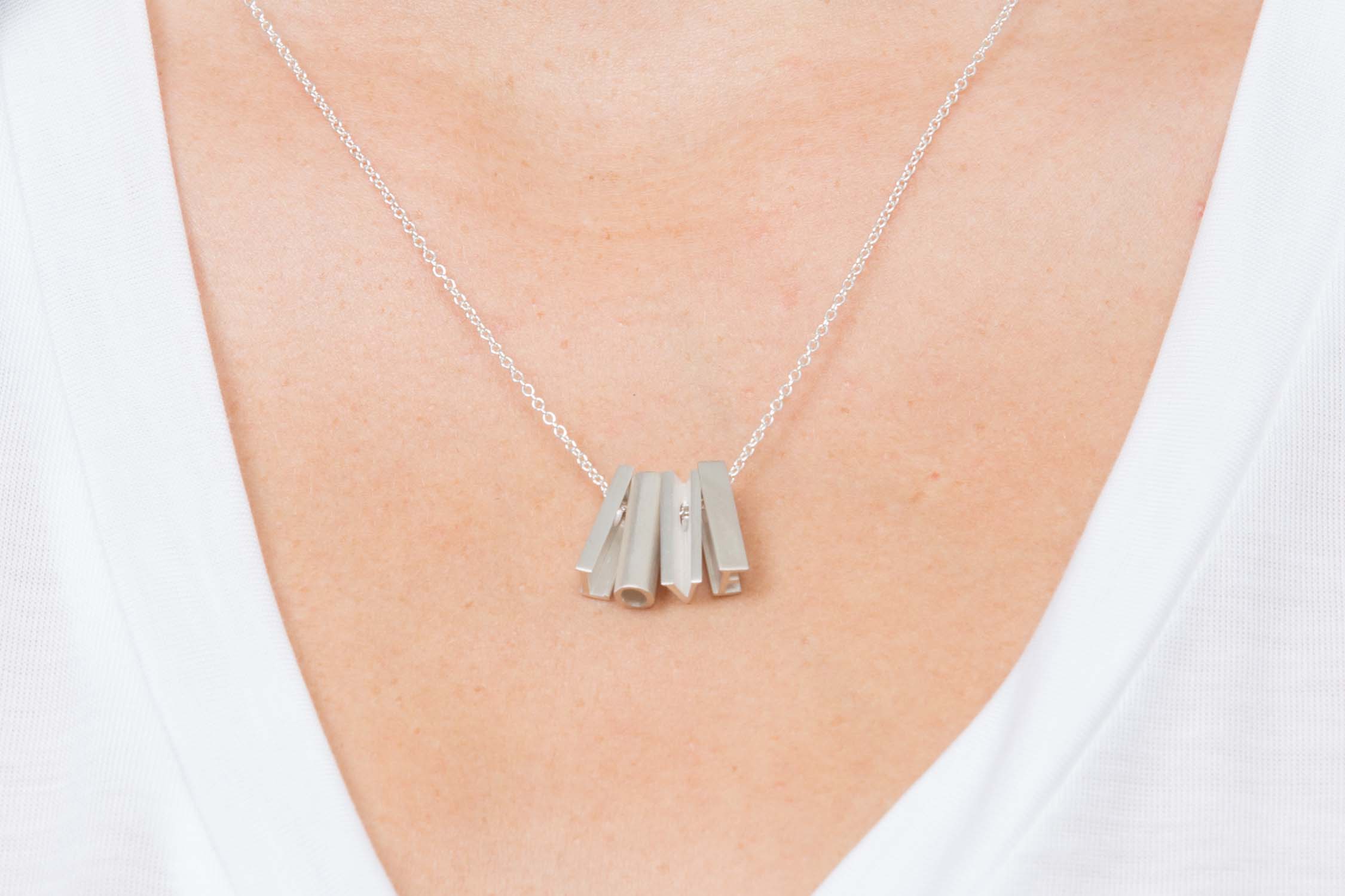 Hidden In The Sand Necklace– EVRYJEWELS