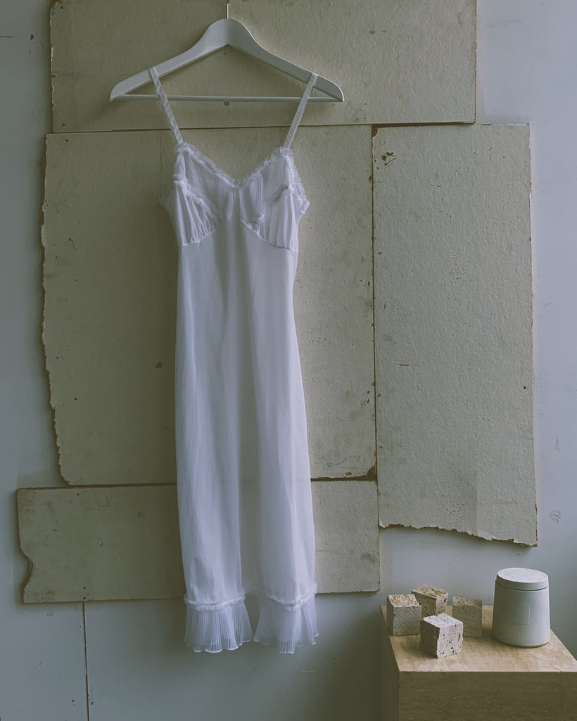 vintage nylon slip with pleat detail. – liar liar.