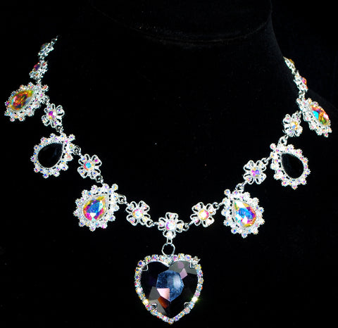 Crystal Heart Necklace from Puvithel