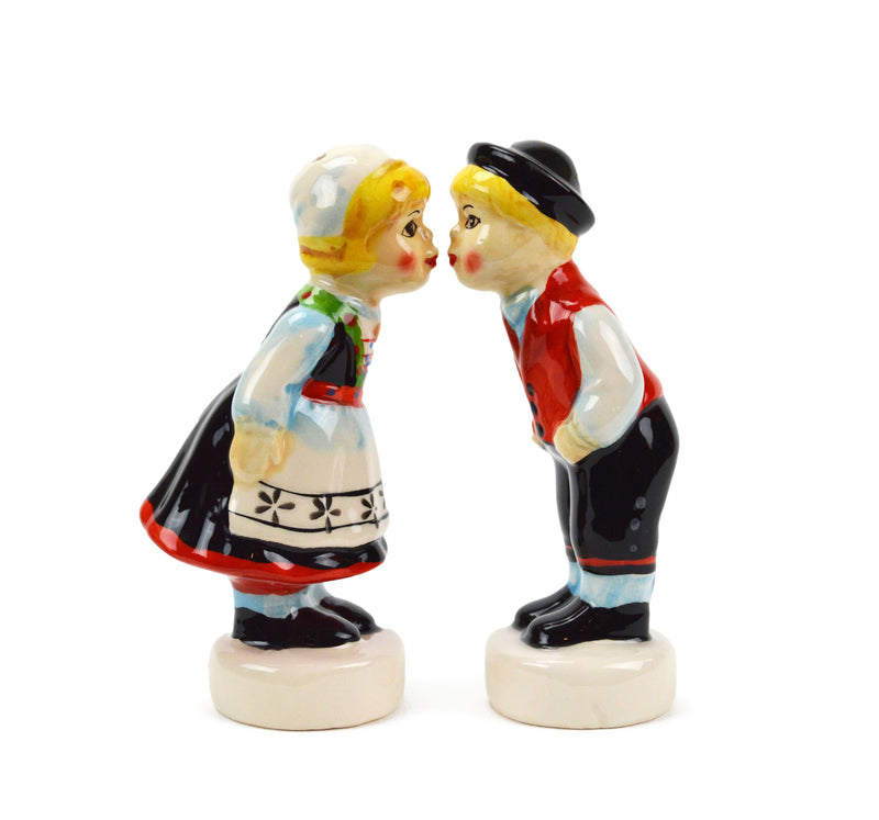 Cute Salt And Pepper Shakers Norwegian Standing Couple 6317