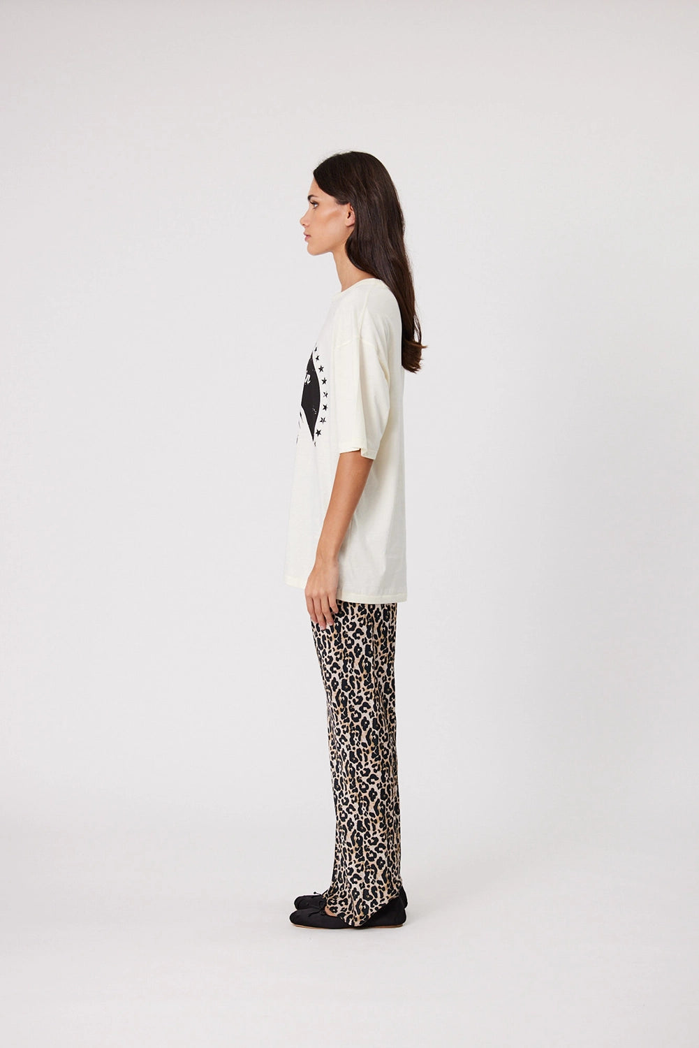 REMAIN STUDIOS TEE - IVORY