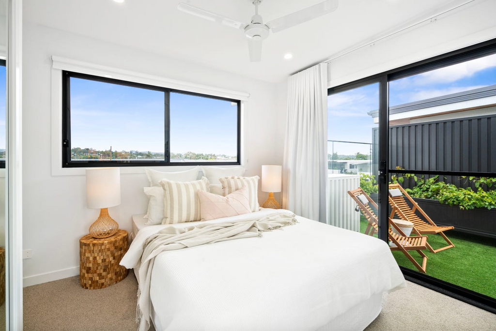palm-beach-pre-sale-property-staging-main-bedroom-master