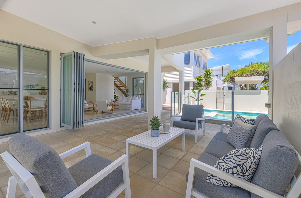 property-staging-kingscliff-nsw-styling-for-sale-outdoor-livingarea-decor