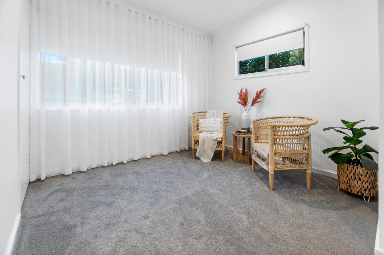 property-styling-ashmore-qld-for-sale-master-bedroom-parents-retreat