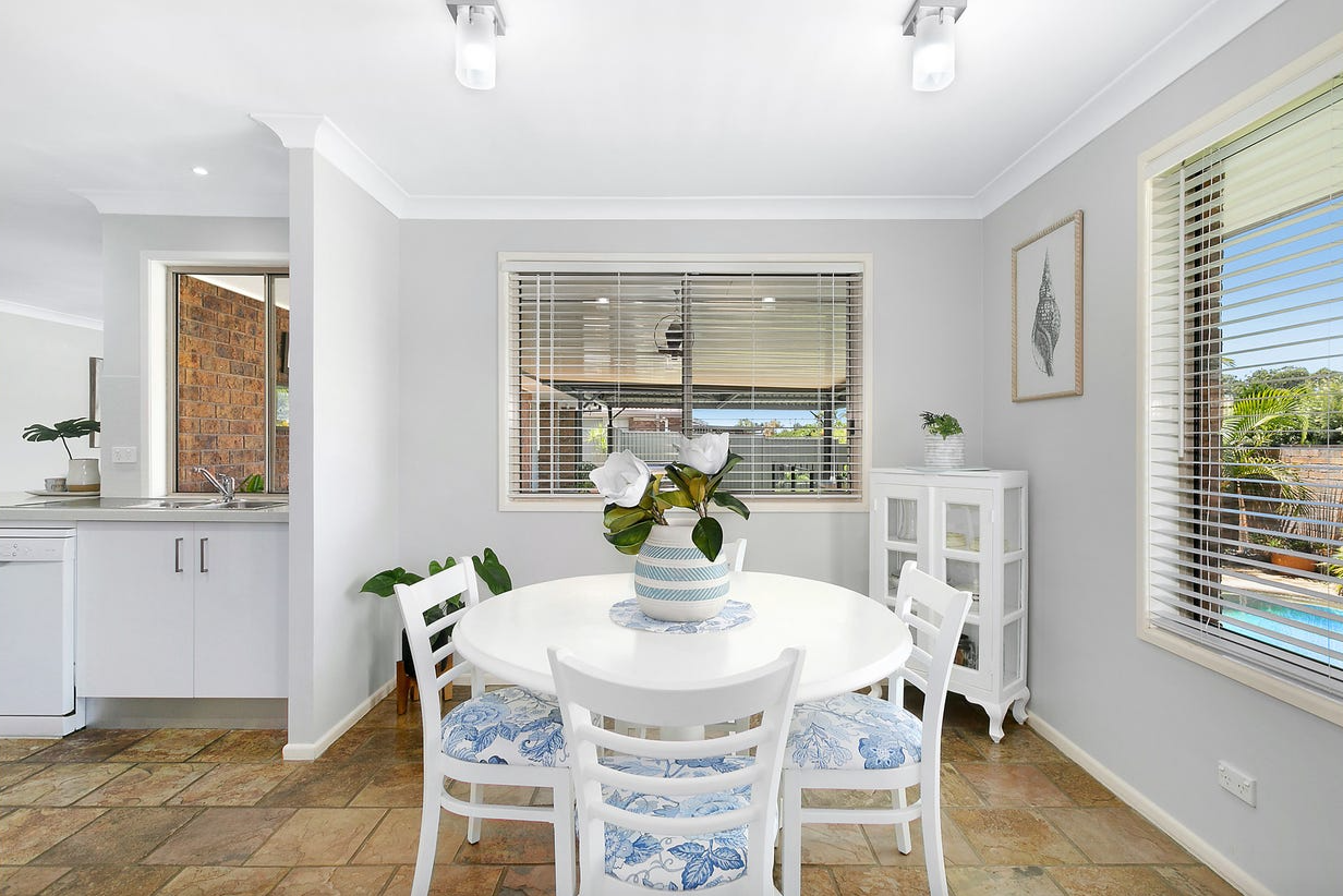 property-styling-elanora-gold-coast-qld-dining-room-style