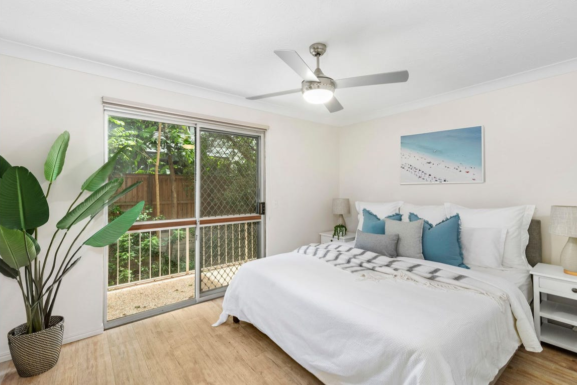 property-styling-for-sale-palm-beach-qld-master-bedroom-style