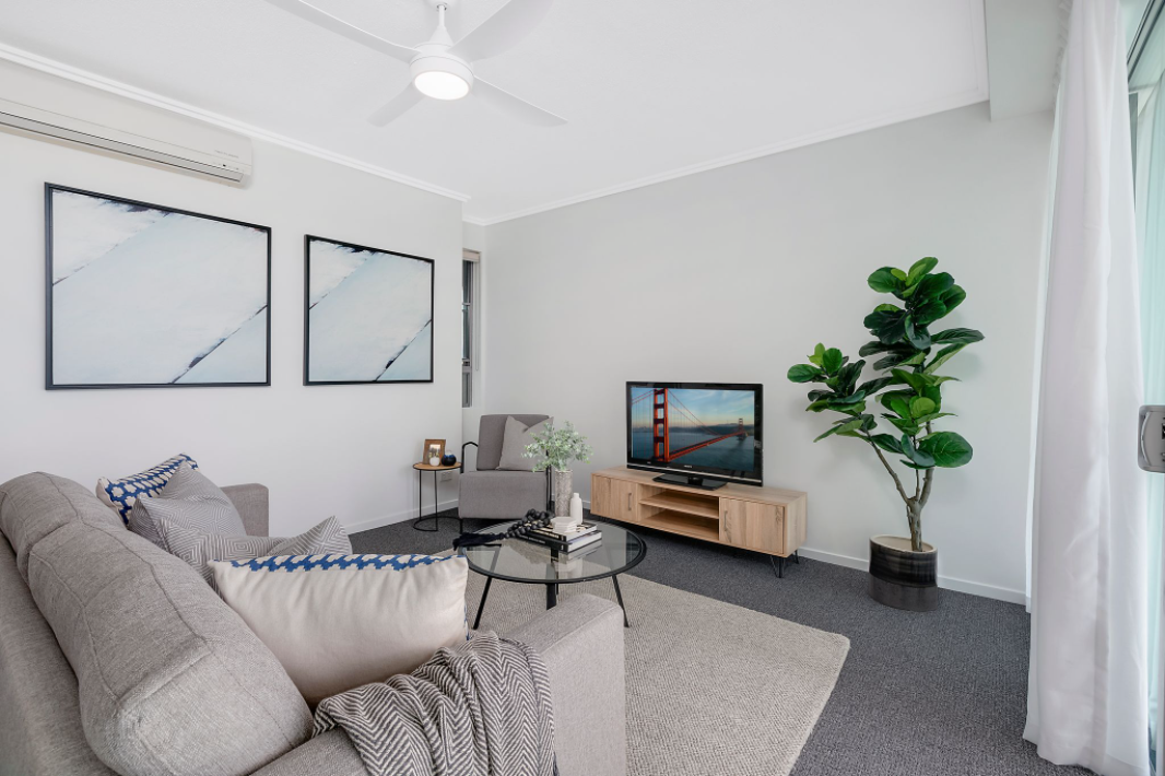 property-styling-for-sale-robina-qld-living-room-style