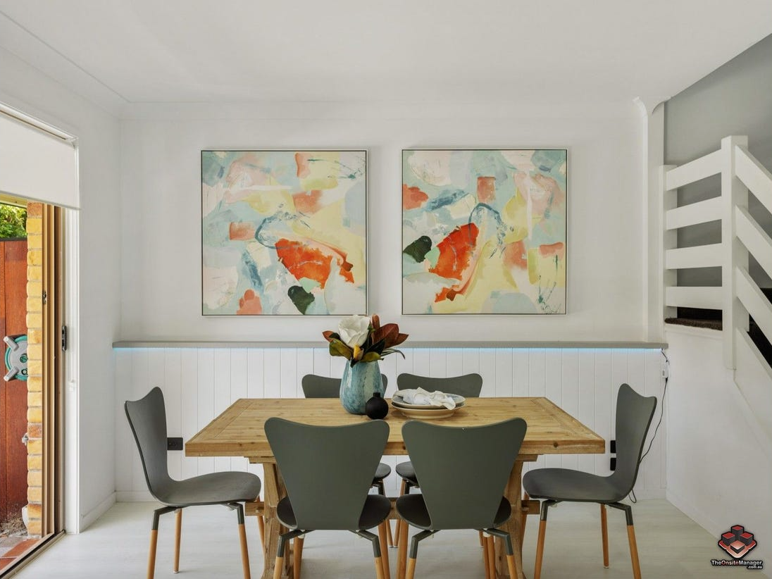 property-styling-gold-coast-burleigh-for-sale-dining-room