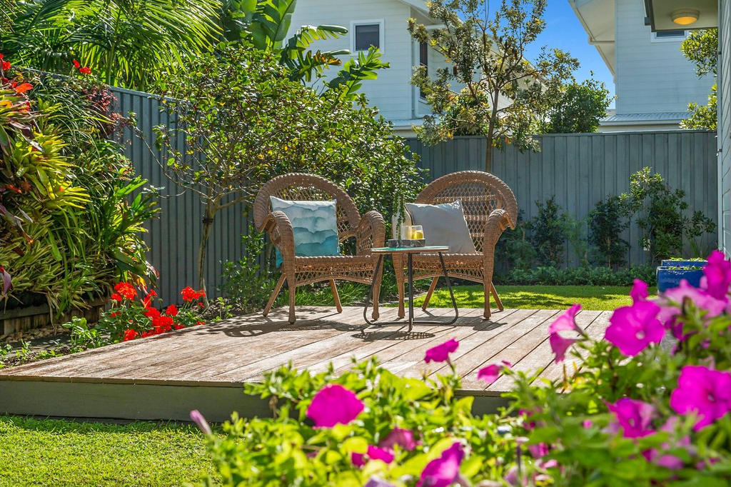 property-styling-kingscliff-country-coastal-outdoor-occassional-setting