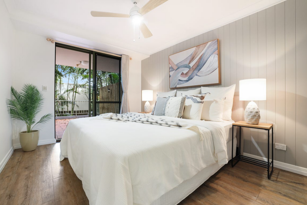 property-styling-mermaid-beach-qld-main-bedroom
