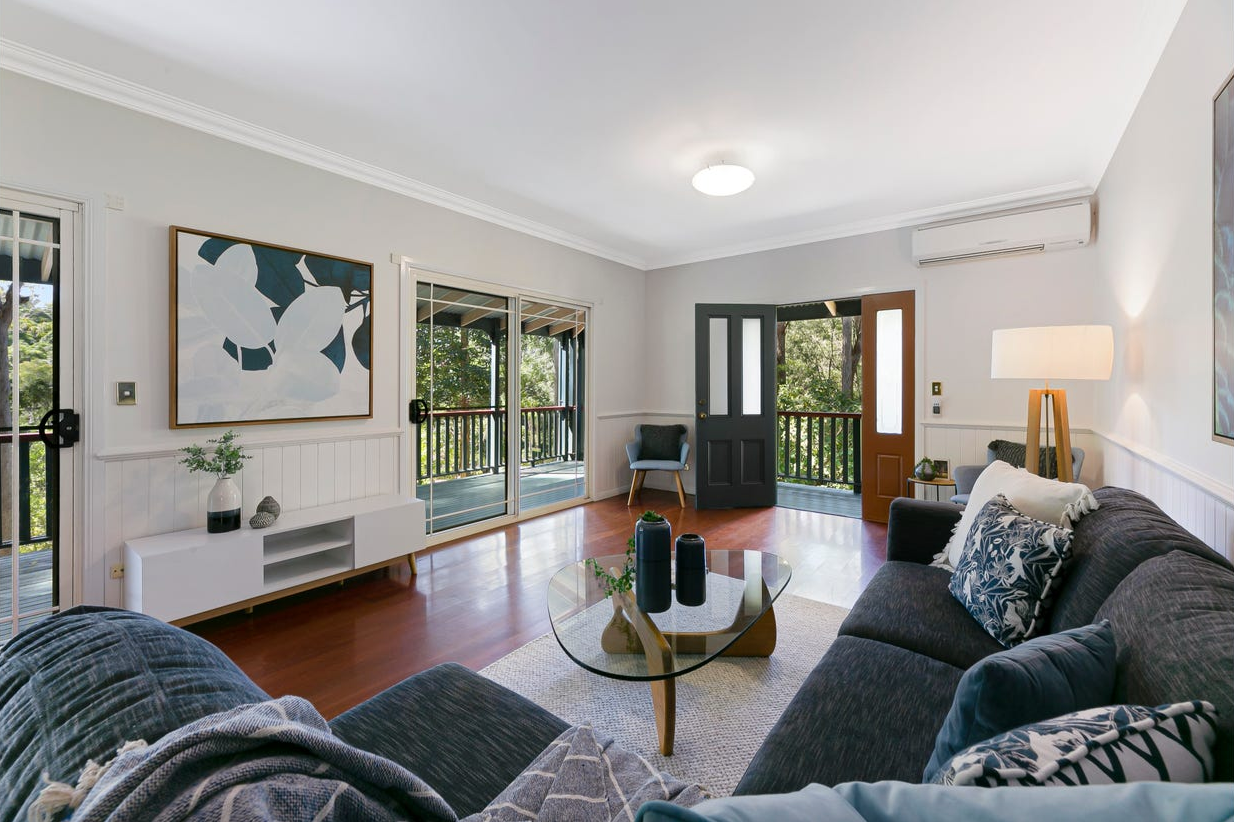 property-styling-qld-bonogin-for-sale-lounge-room-interior-design