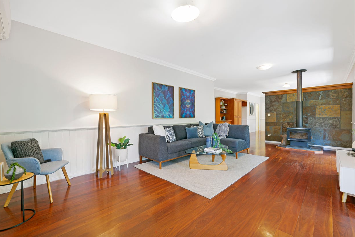 property-styling-qld-bonogin-for-sale-lounge-room-styling