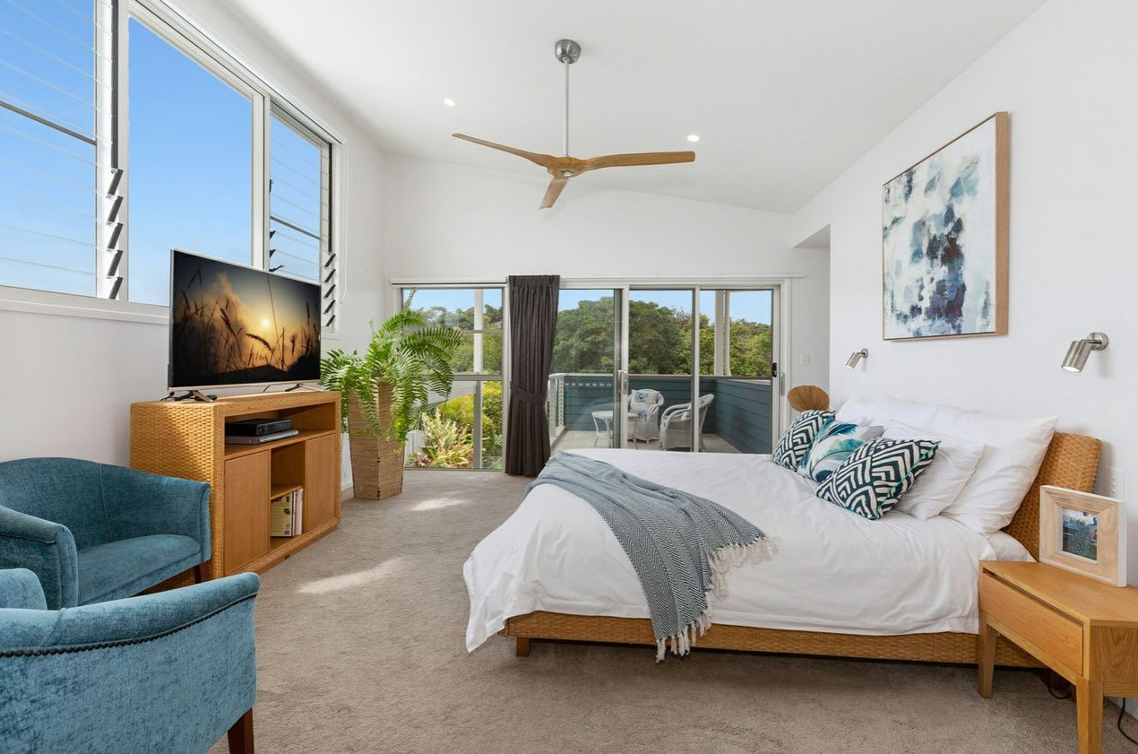 tweed-coast-property-styling-casuarina-daybreak-master-bedroom