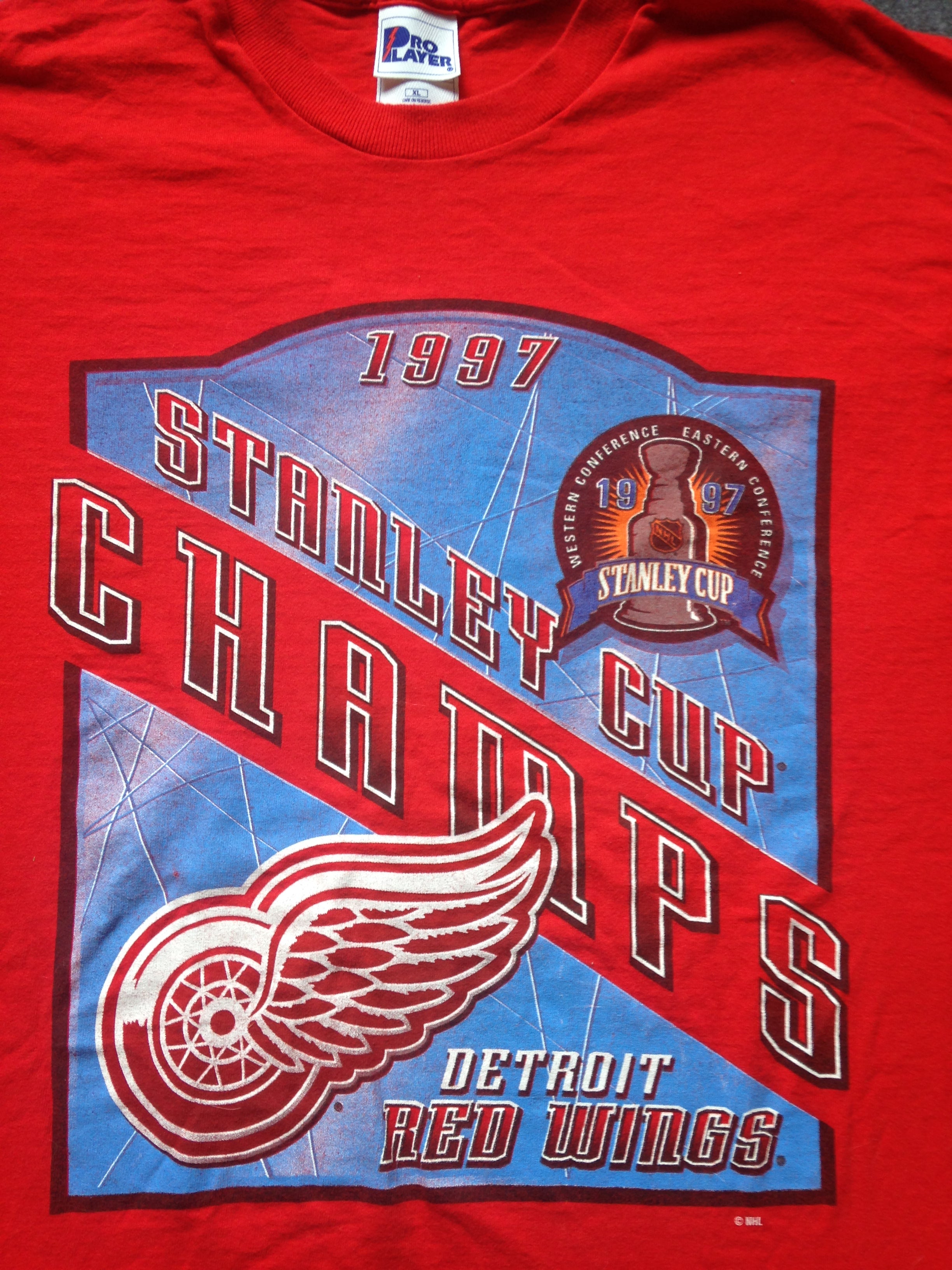 vintage red wings shirt