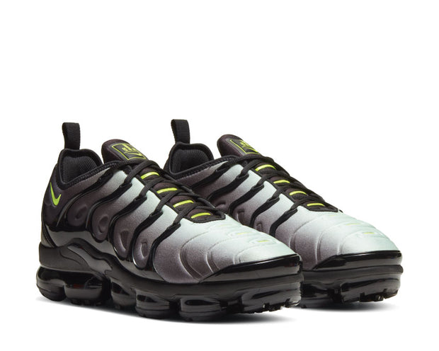 nike air vapormax plus black volt sole