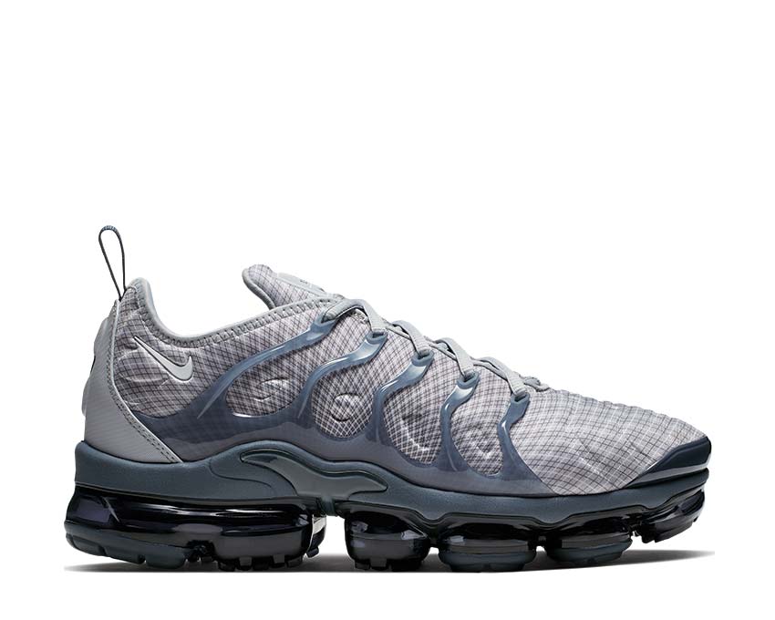 air vapormax plus wolf grey dark grey