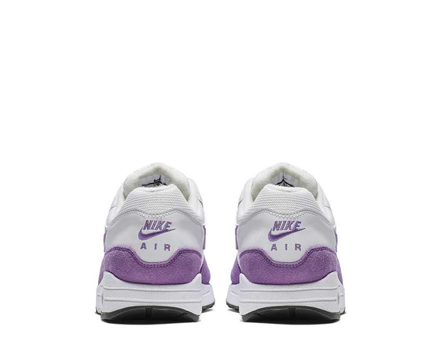 atomic violet air max