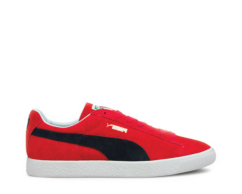 red and gold pumas