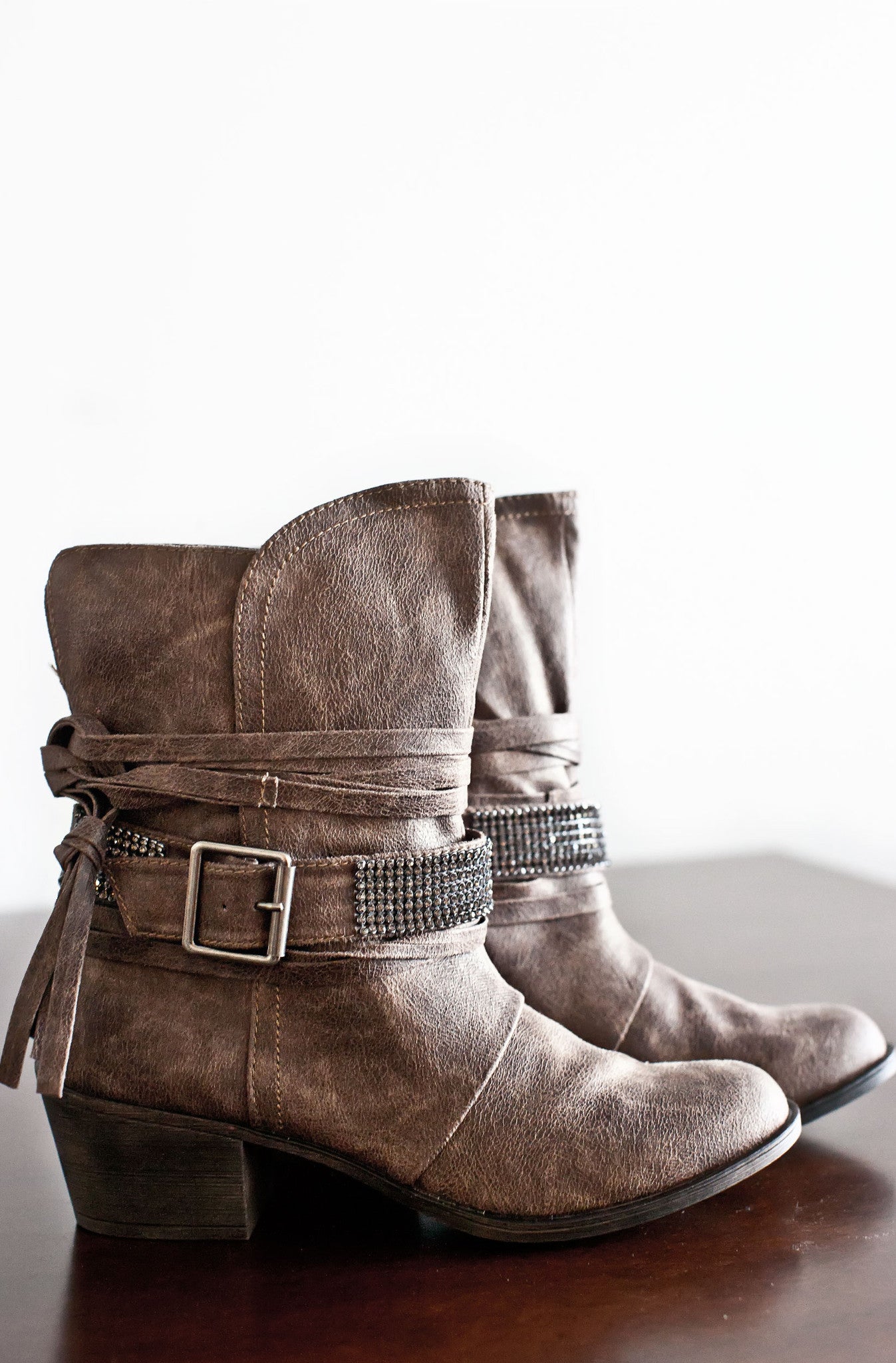 Onset Distressed Boots-Taupe | laposhstyle