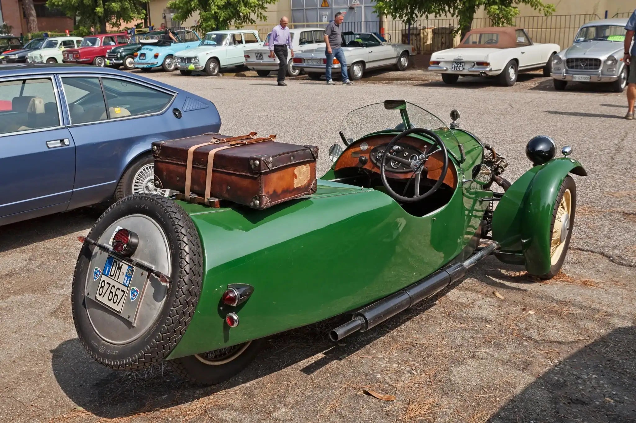 3-Wheeler bei einem Oldtimerevent