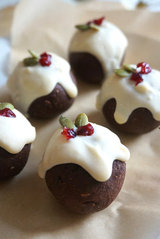 Festive chocolate protein puds