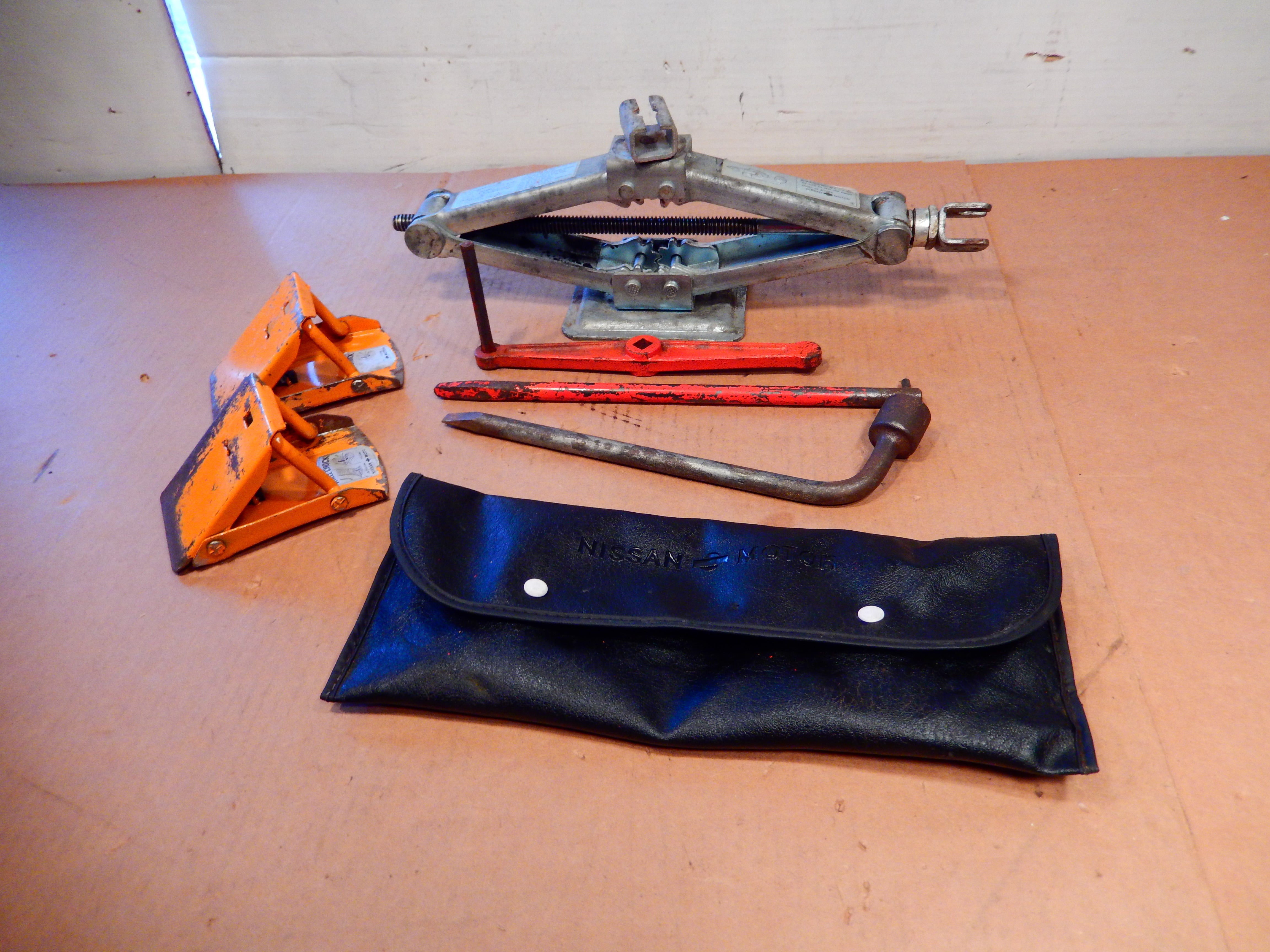 Datsun 280ZX Jack and Tool Set – Maserati Compound