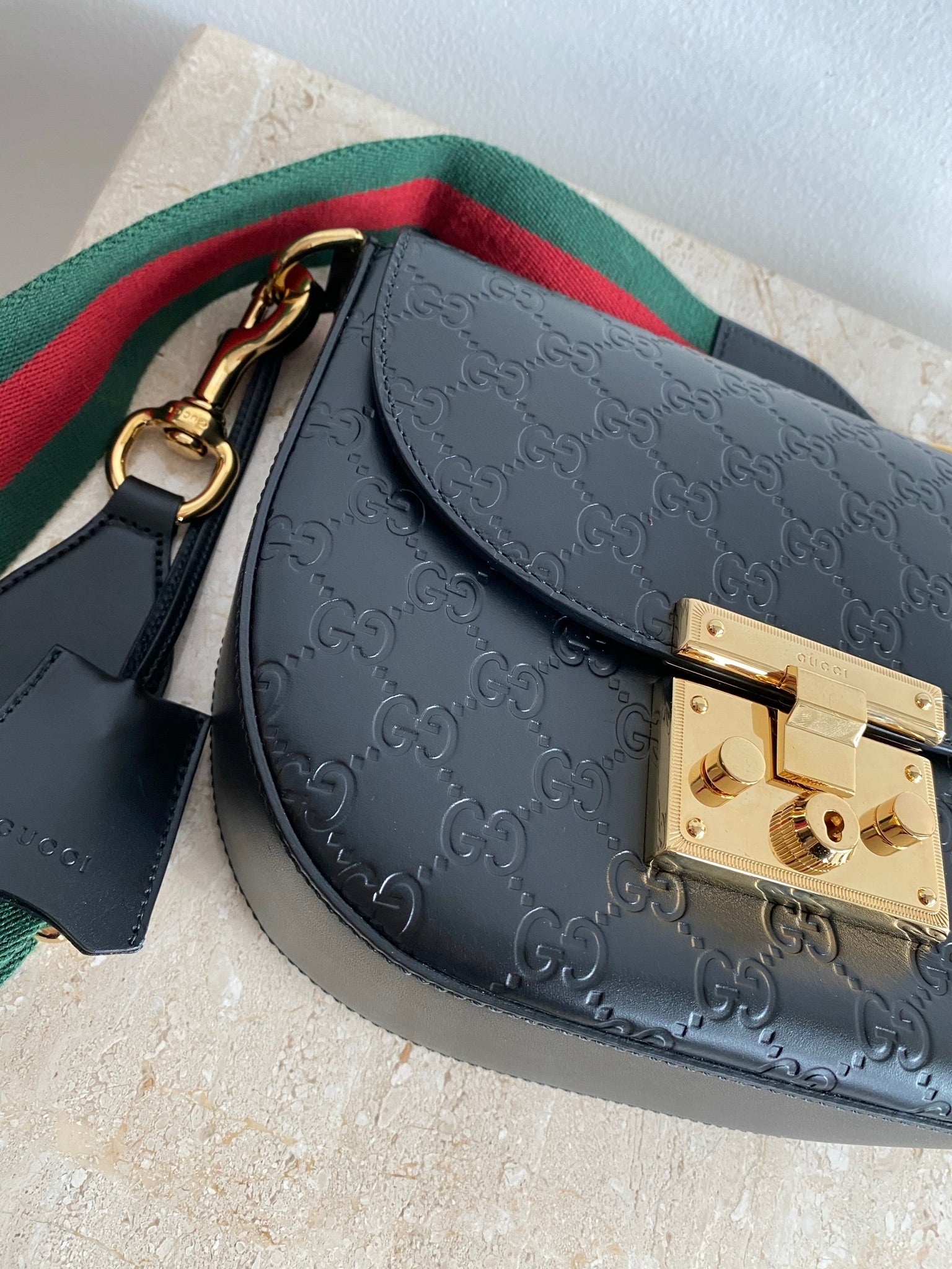 gucci padlock medium guccissima curved crossbody bag