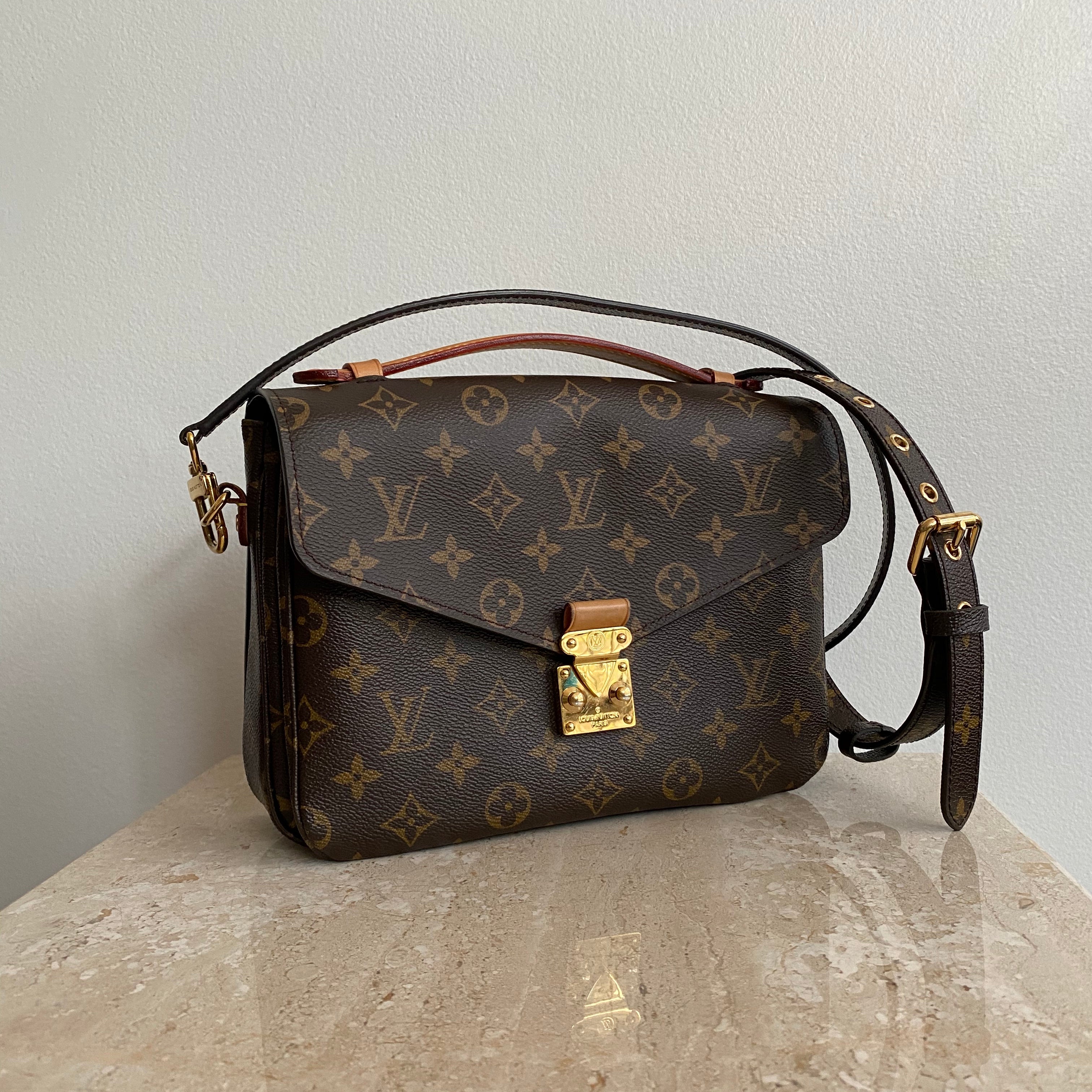 Could I get help with QC on this Pochette Metis God Factory from Oli ❤️ :  r/RepladiesDesigner