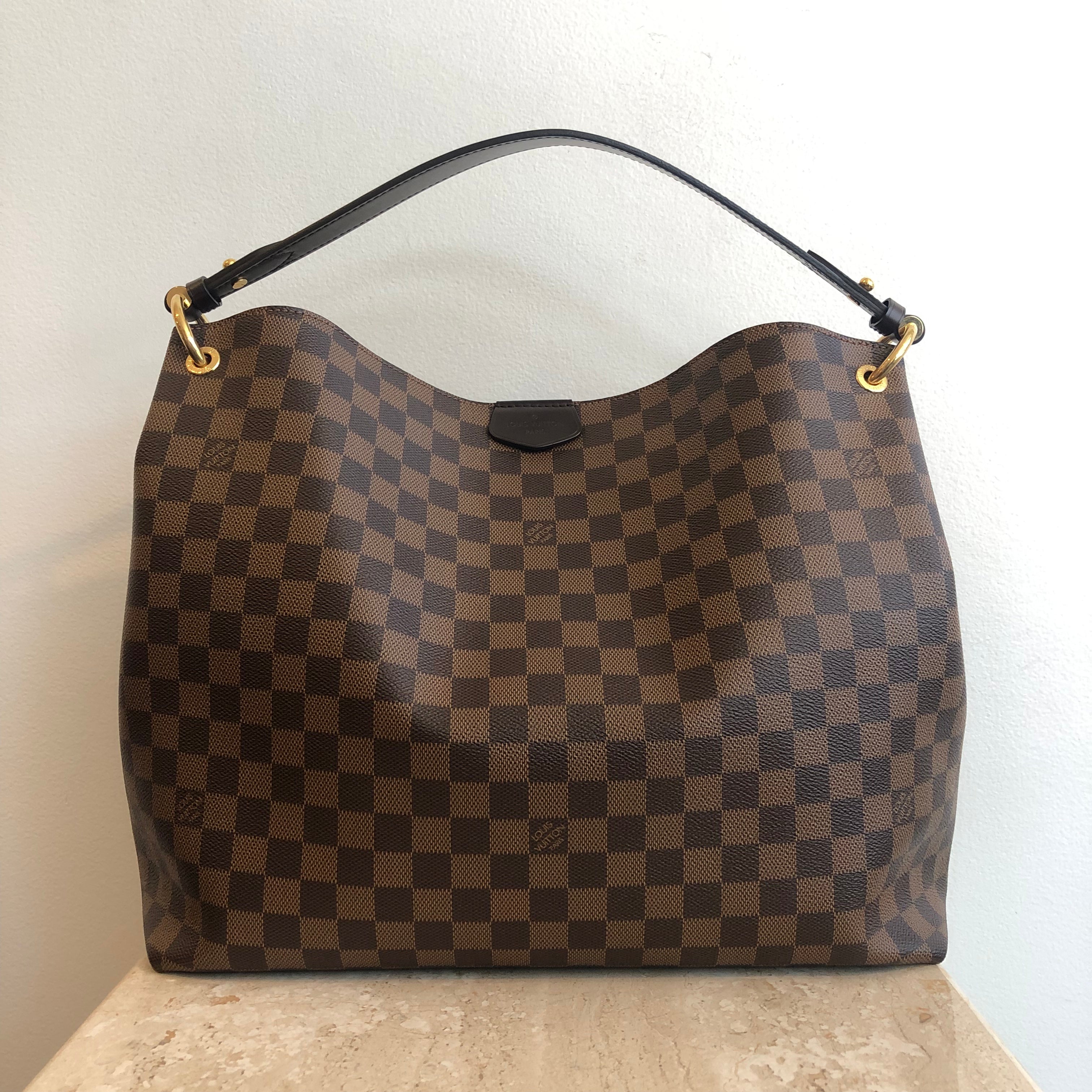 LOUIS VUITTON GRACEFUL PM REVIEW, WHAT FITS INSIDE & MOD SHOTS 