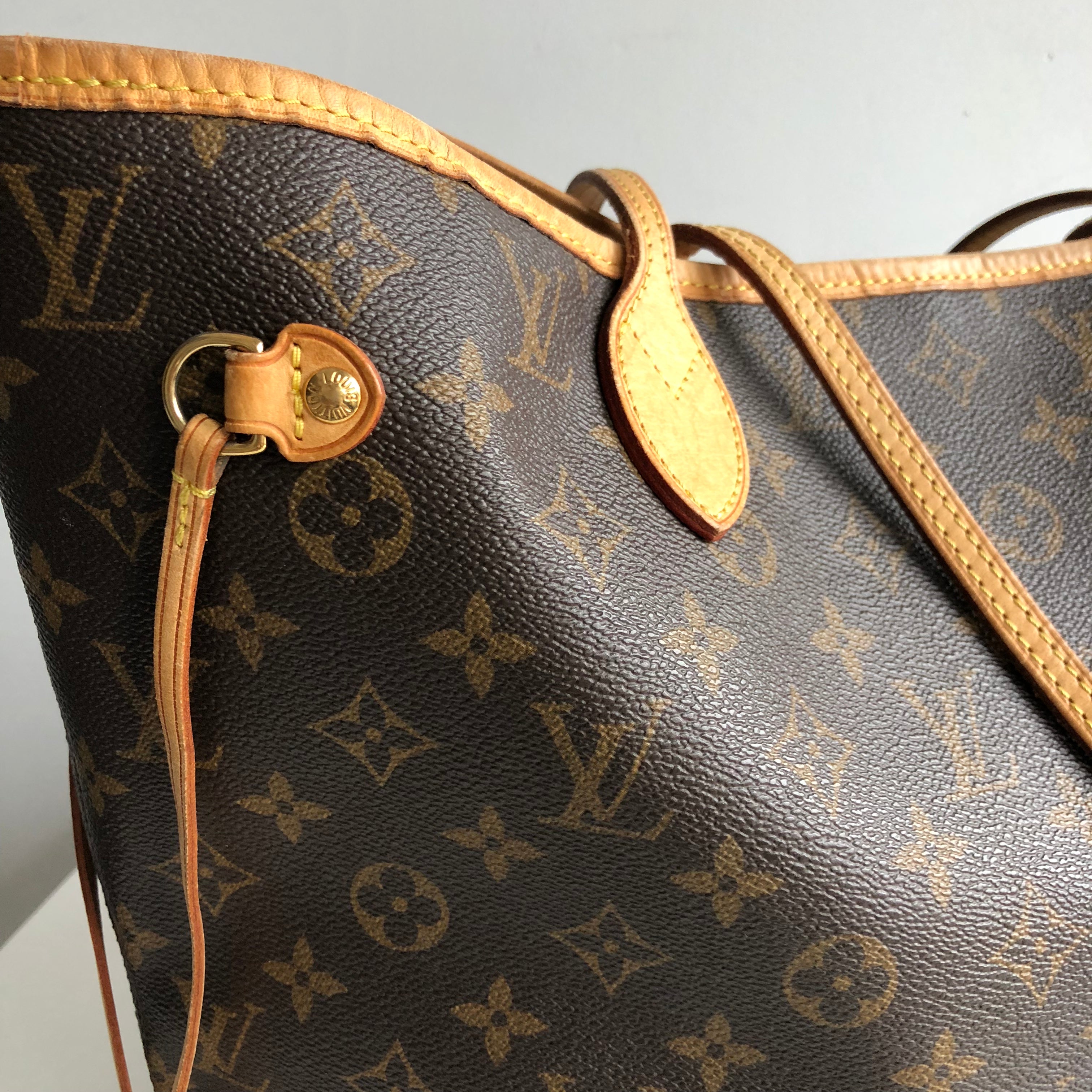 VINTAGE LOUIS VUITTON MONOGRAM LEATHER GOLF CLUB CARRY BAG