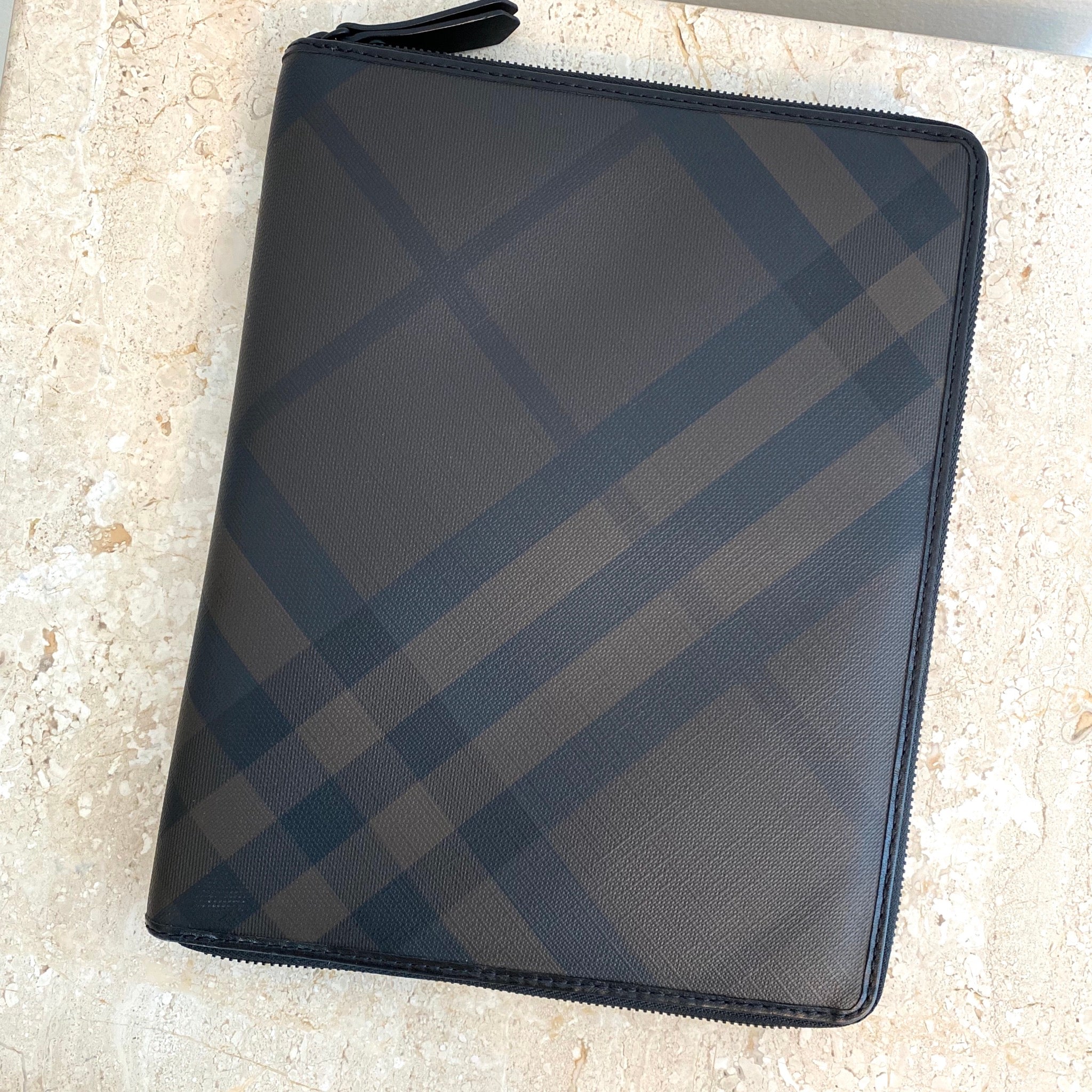 Authentic BURBERRY Smoked Check Coated Canvas Tablet iPad Case – Valamode