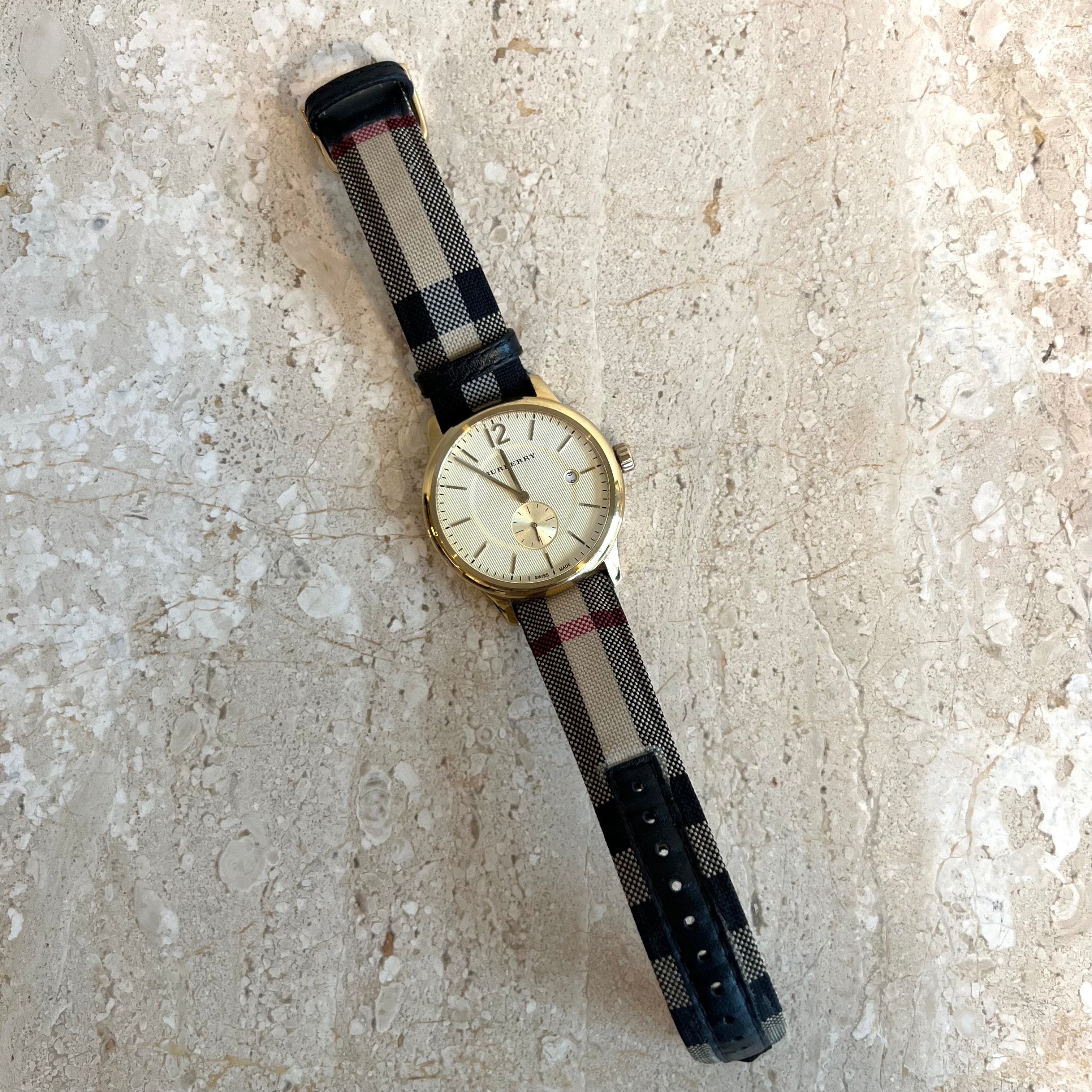 Authentic BURBERRY Large Gold Tone Nova Check Watch – Valamode
